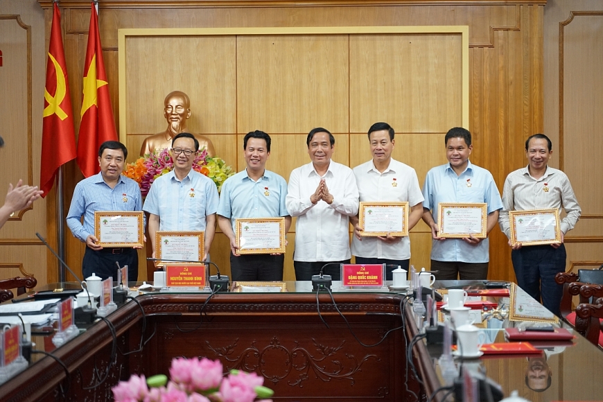 Đoàn công tác Trung ương Hội NCT Việt Nam làm việc với Tỉnh ủy, UBND tỉnh Hà Giang: Công tác chăm sóc và phát huy vai trò NCT là trách nhiệm của cả hệ thống chính trị
